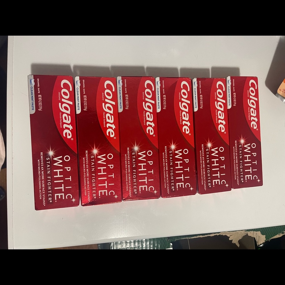 It’s a brand new Colgate whitening stain fighter clane mint paste